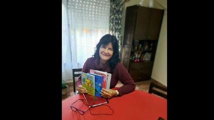 Su primer libro fue Poemario para los chicos del jardín.