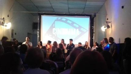 La función es hoy a las 18.30.