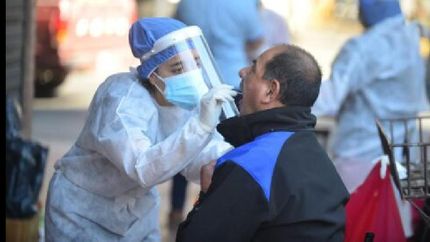 La cantidad de contagios en 24 horas es récord.