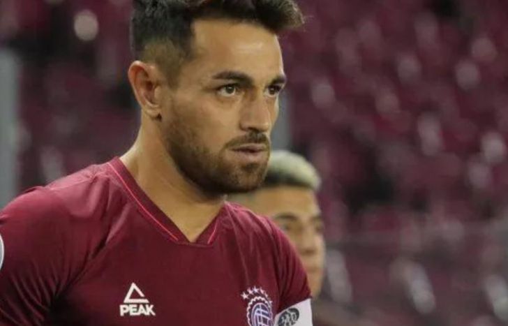 El picante palito del Laucha Acosta a los hinchas de Lanús.