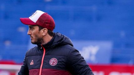 El Lanús de Zubeldía cayó goleado por Vélez.