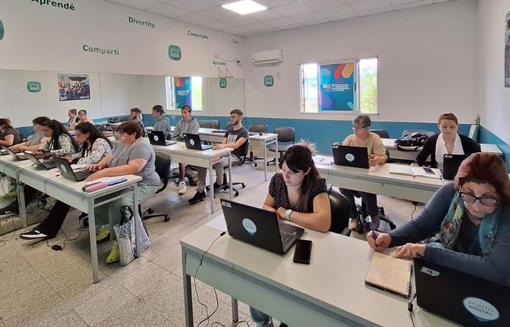 El lugar está equipado con todo lo necesario para las clases.
