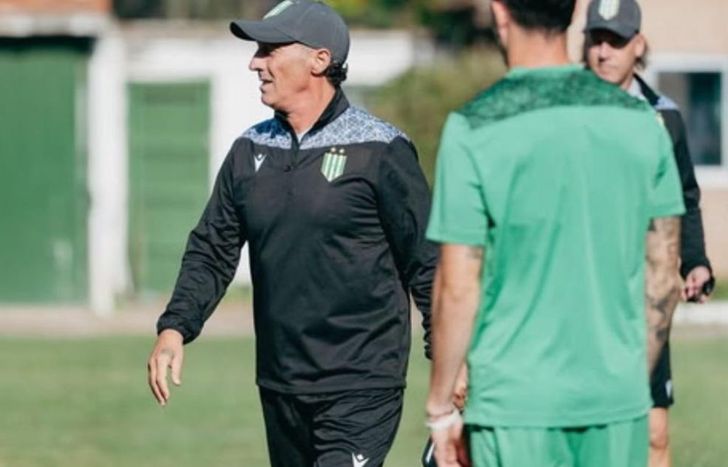 El entrenador de Banfield buscará dar el golpe en La Bombonera.