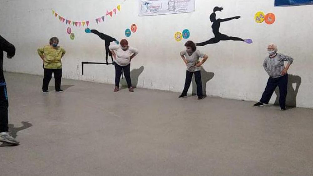 Las vecinas, en plena clase y con mucha actitud.