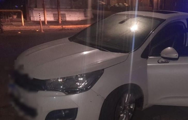 El auto en el que circulaba el lomense detenido junto a su cómplice.