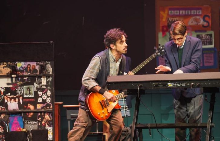 Augusto junto a Rada, en escena.