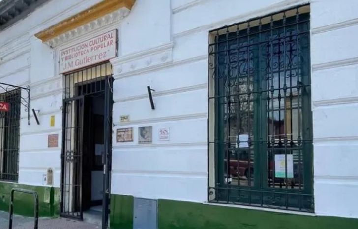 En Avenida Almirante Brown 2163, Lomas.