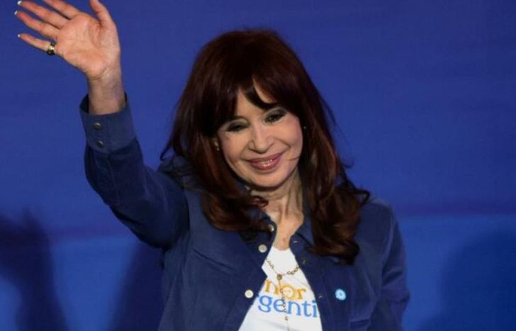 La exmandataria confirmó su candidatura.