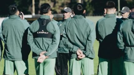 Banfield no se entrenó este sábado por falta de pago a los futbolistas y empleados del club. Banfield no se entrenó este sábado por falta de pago a los futbolistas y empleados del club.