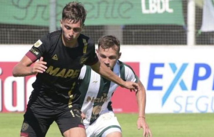 El lateral de Lanús está en la órbita de un grande de Portugal.