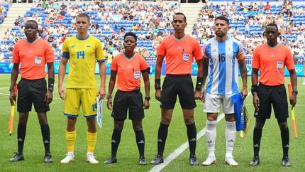 Argentina va por la clasificación a cuartos.