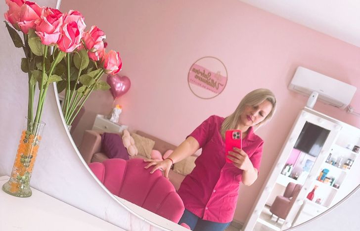 Sabrina tiene su propio salón de belleza en Lomas de Zamora.