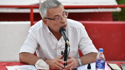 Grosi respondió las preguntas de los socios. Grosi respondió las preguntas de los socios.