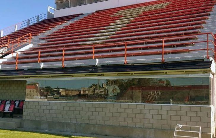 El banco de Talleres espera por su nuevo conductor.