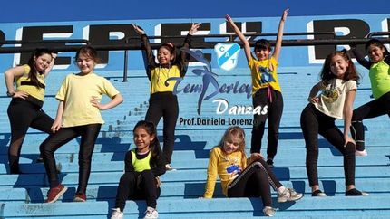 Listas para el show de mañana. Listas para el show de mañana.
