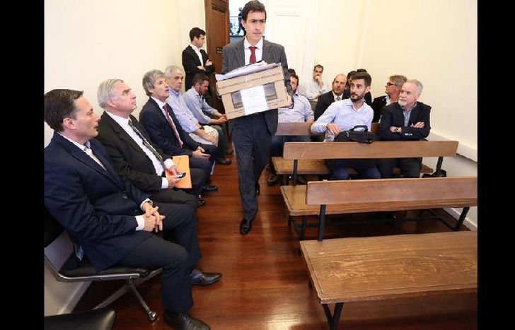 gray-apertura-de-sobres