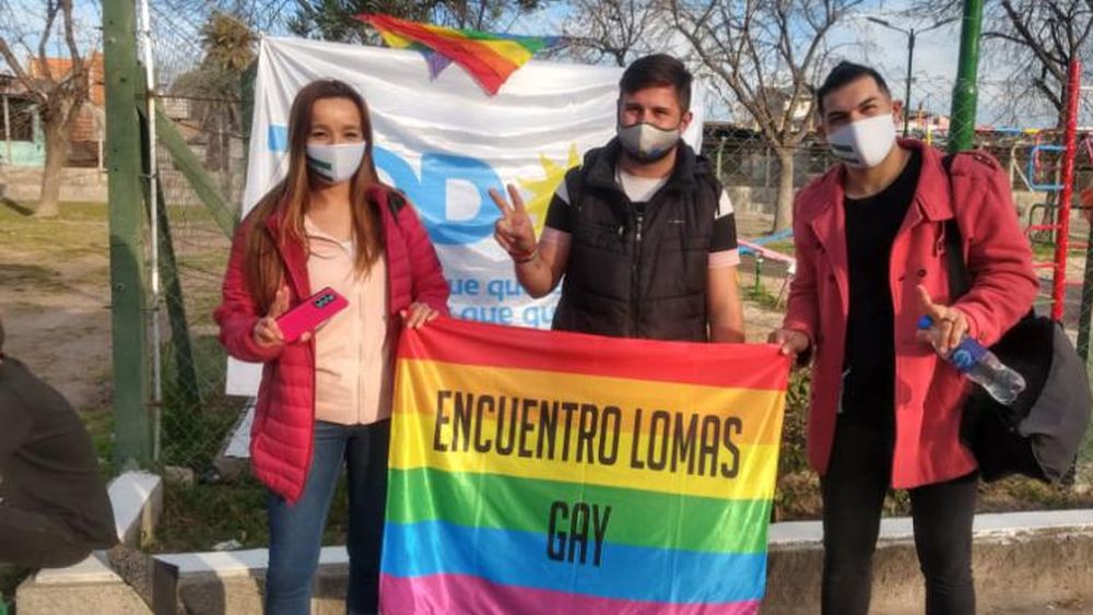 La bandera de la diversidad se izó por primera vez en Budge