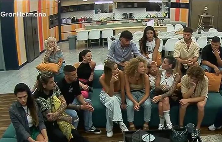 Placa numerosa de Gran Hermano.