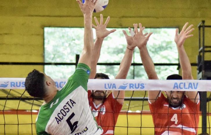 Wilson Acosta remate sobre el bloqueo de River Plate.