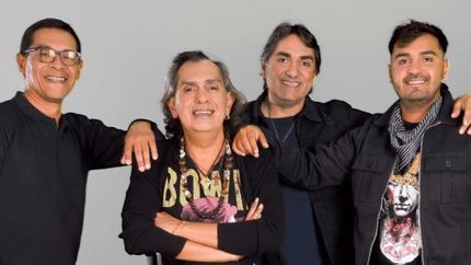Se va un fundador del grupo.