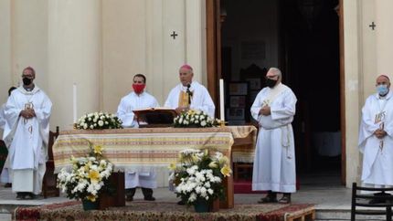 Las celebraciones serán sin fieles pero transmitidas por YouTube.