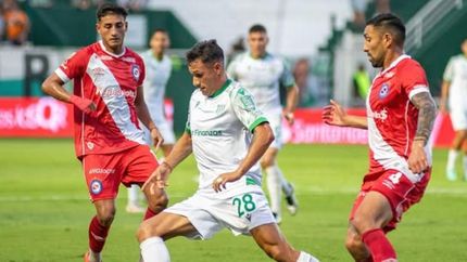 Marcos Arturia domina la pelota. Marcos Arturia domina la pelota.