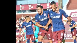 Sand puso el 2-0 y se acerca al récord histórico.