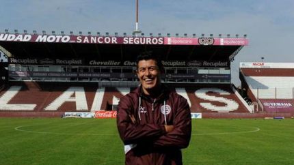 Hoy Almirón responderá si vuelve a ser el técnico de Lanús. Hoy Almirón responderá si vuelve a ser el técnico de Lanús.