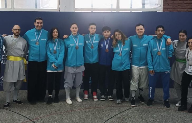 Los atletas y sus medallas, satisfechos con lo conseguido en Rosario.