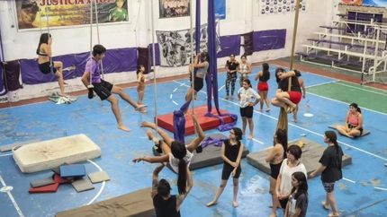 Los talleres se dictan en cuatro sedes barriales.