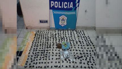 secuestran droga, celulares y dinero en efectivo en budge: tres detenidos