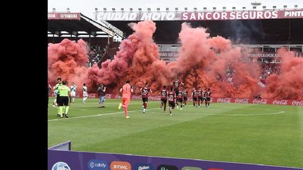 Las entradas se venden solo anticipadas y habrá bono obligatorio para todos los hinchas. Las entradas se venden solo anticipadas y habrá bono obligatorio para todos los hinchas.