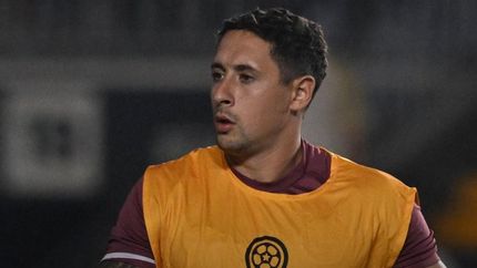 Armando Méndez se adueñó del lateral.