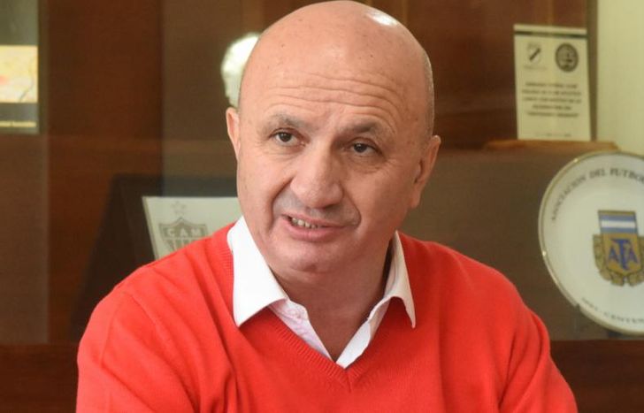 Nicolás Russo, presidente de Lanús, sorprendió al decir que no quiere jugar con Boca en la Copa Libertadores.&nbsp;