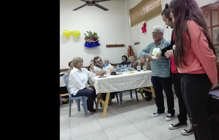 LA INICIATIVA INVITA A LOS VECINOS A REUNIRSE Y CELEBRAR.