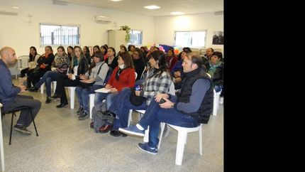 capacitan a los vecinos en la creacion de emprendimientos