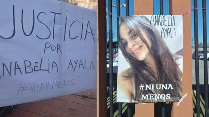 Pancartas con consignas de justicia por Anabelia Ayala.