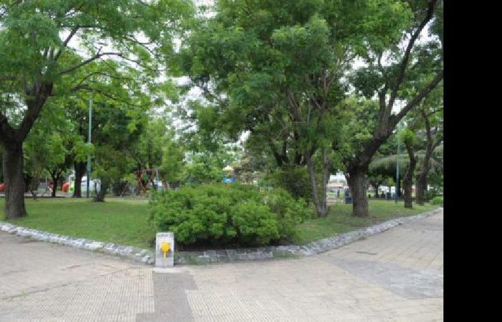 En Portela y Chopin, Lomas Oeste.