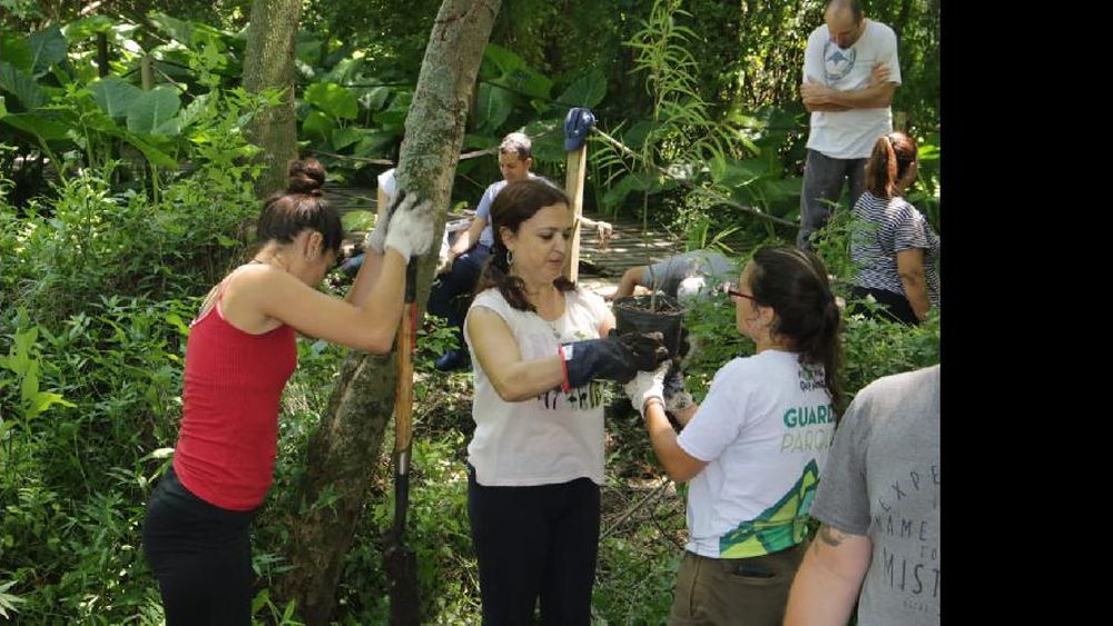 Cada vez más vecinos se comprometen a cuidar la Eco Área Municipal