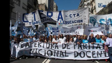 baradel: ?paramos para decir basta de ajuste y represion?