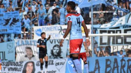 Brown de Adrogué visita a Defensores Unidos por la Primera Nacional.