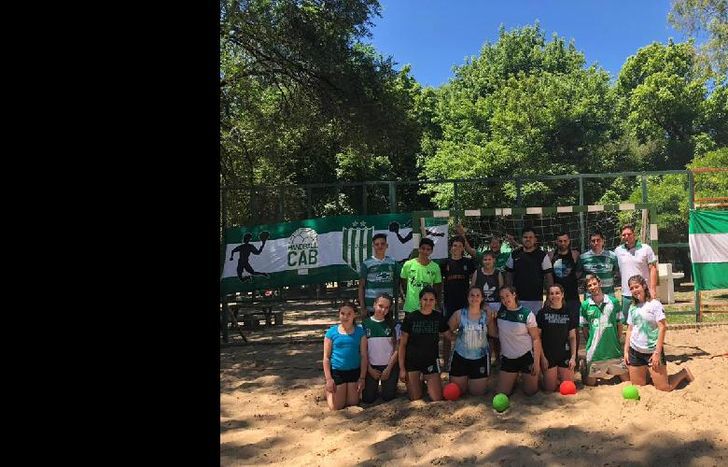 El club ya tiene su propia cancha y algunos chicos comenzaron a practicar.