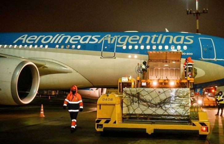 Partirá el segundo vuelo a Rusia en busca de 300 mil vacunas.
