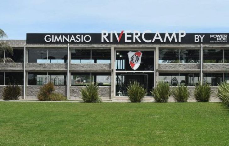 Metió presión y ganó: River recibirá a Banfield en el River Camp.