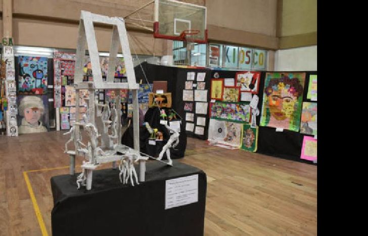 Los alumnos expusieron sus trabajos.