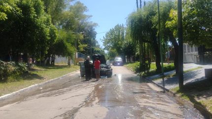 El auto se prendió fuego por un desperfecto mecánico.