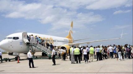 el vuelo de flybondi que se postergo por mas de 15 horas