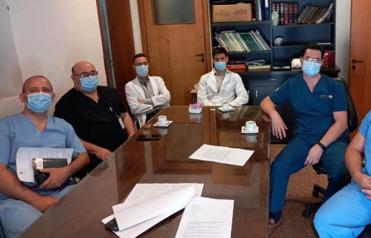 Tras recibir el premio, se reunieron con el equipo directivo.