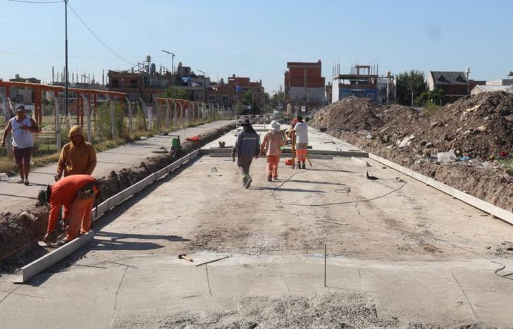 Trabajos sobre Gaspar Núñez de Arce, al costado del Parque Recondo.