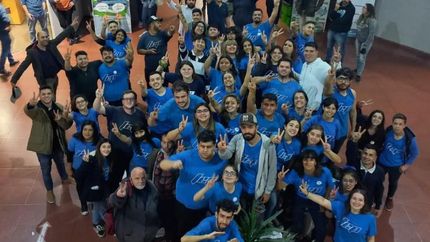 Los militantes del FEP, tras el triunfo.